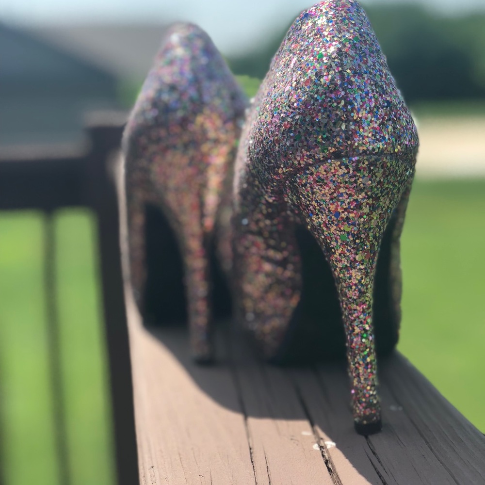 Glittery Heels✨ - Picture 2 of 4